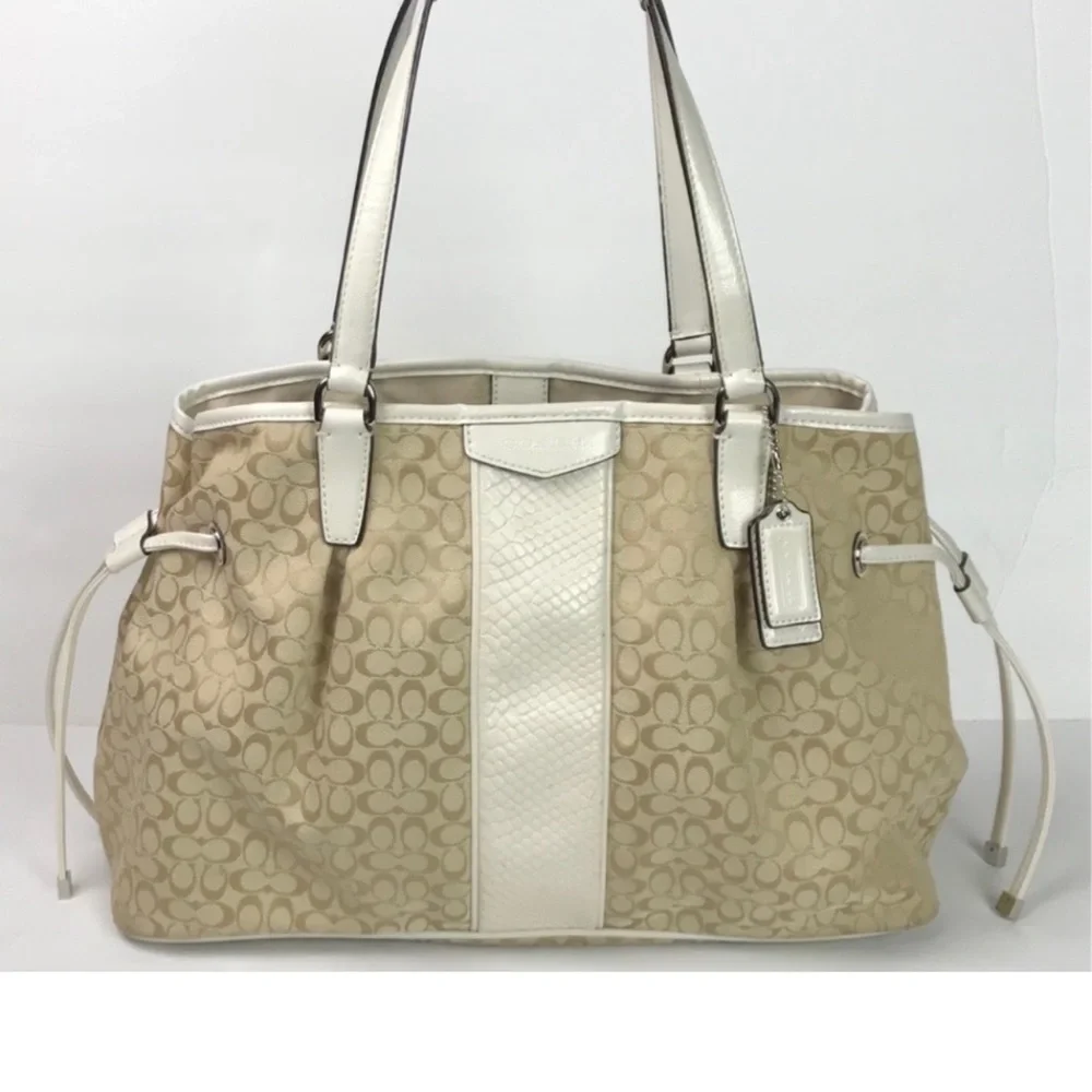 Gorgeous EUC limited edition Coach white leather and canvas